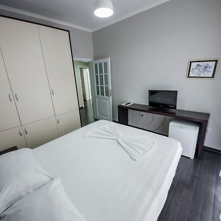 Kadrisa Hotel Durrës Esterno foto