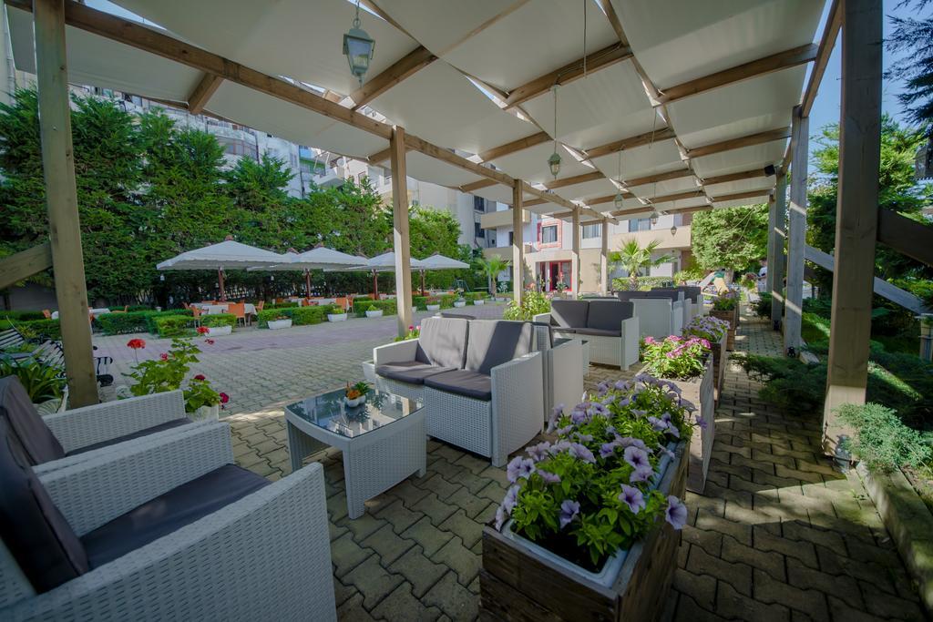 Kadrisa Hotel Durrës Esterno foto