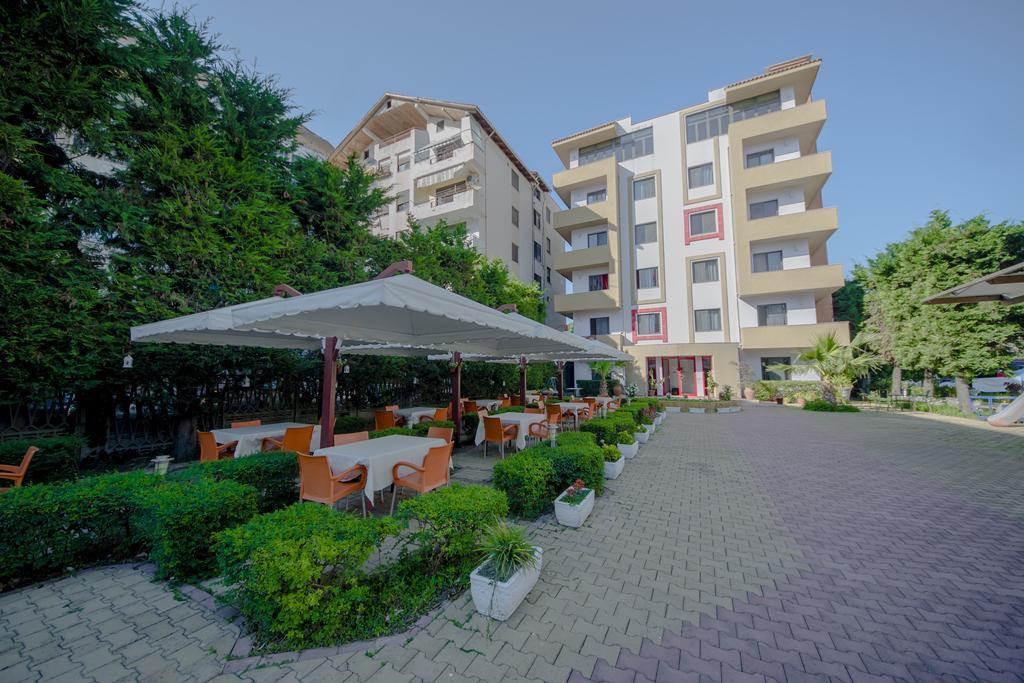 Kadrisa Hotel Durrës Esterno foto