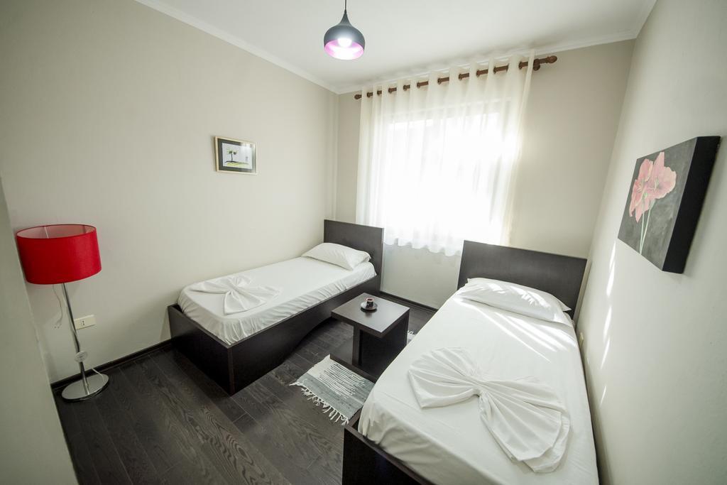 Kadrisa Hotel Durrës Esterno foto