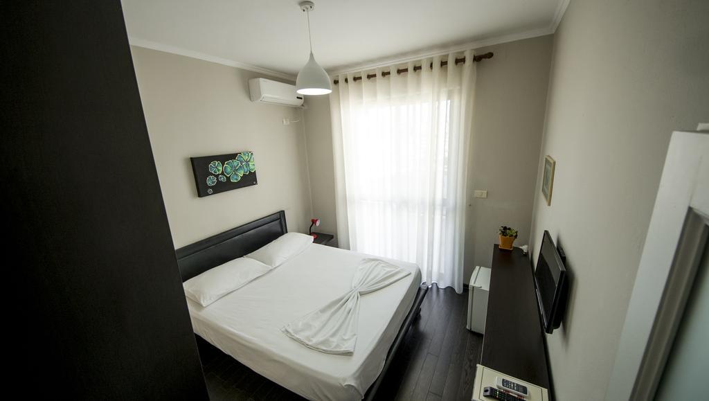 Kadrisa Hotel Durrës Esterno foto