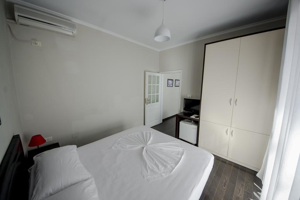 Kadrisa Hotel Durrës Esterno foto